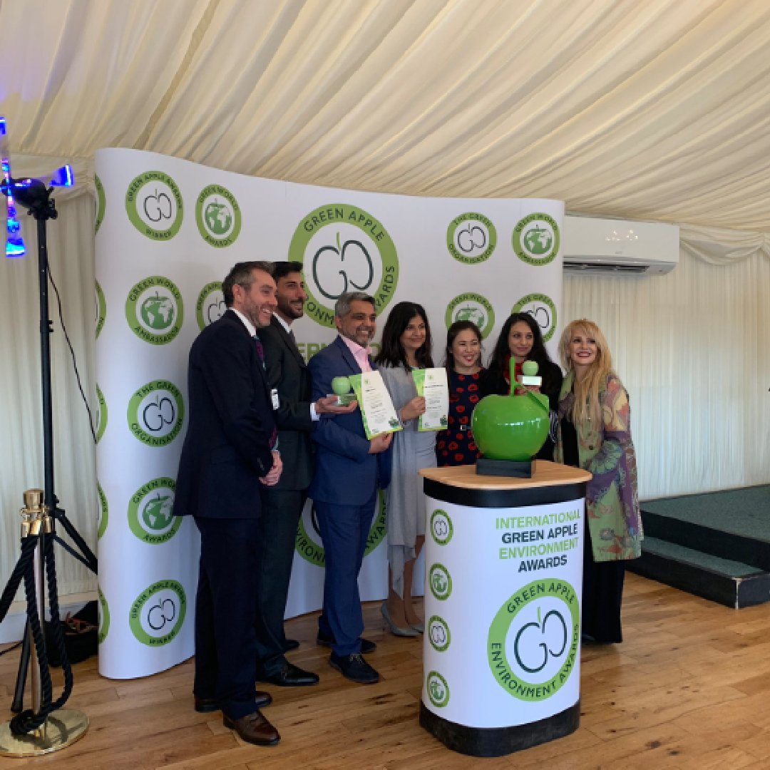 PFWembley's tweet photo. WE WON AN AWARD!

If you didn't know already, we WON a GREEN APPLE AWARD for our #PLASTICFREEWEMBLEY IDEA! More specifically it was our word with our ecoMEDIAbox's that got US NOTICED!

We won Gold at the Awards on Sunday 11th November and along with @brentcouncil we collecte ... https://t.co/T0bNHnC3tK