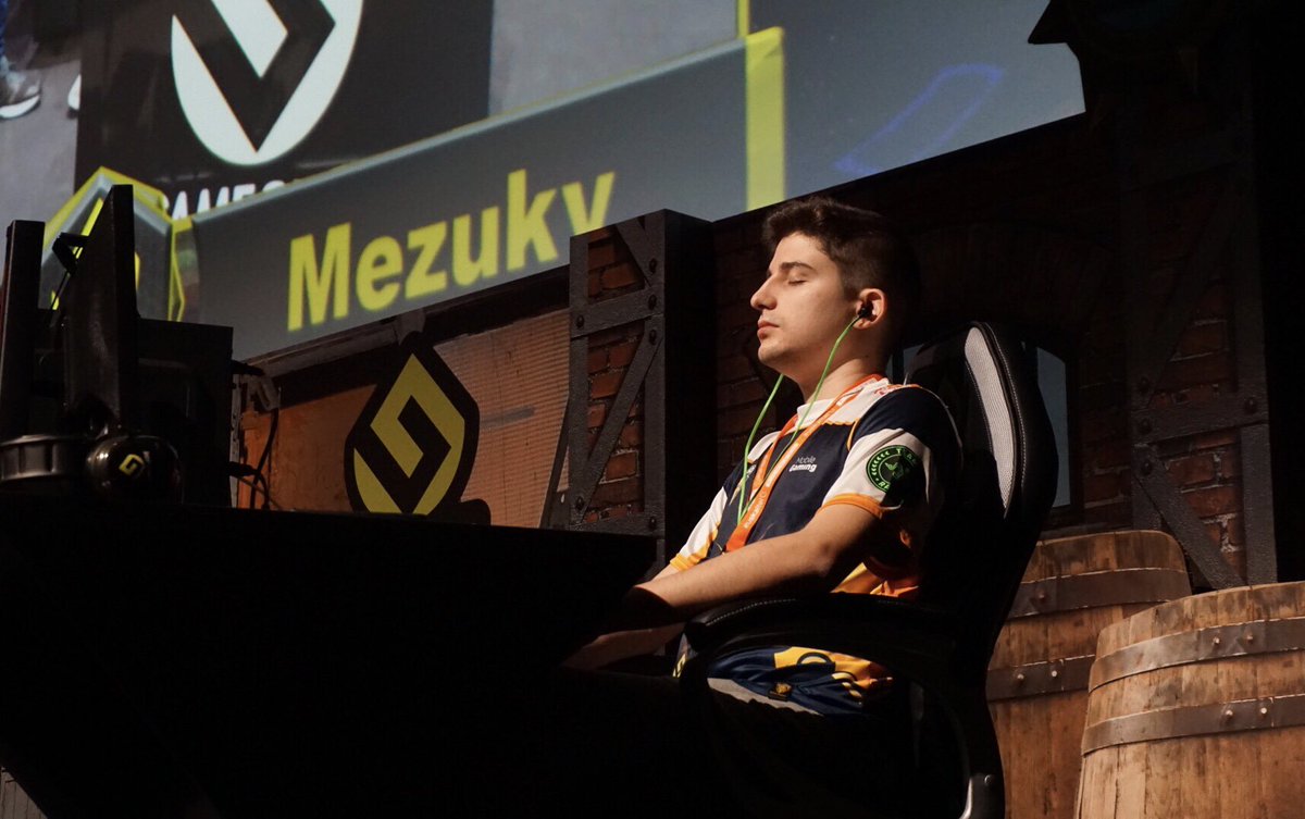 TeamQuesoGG's tweet photo. ¡Empezamos el fin de semana con energía! Tenemos ahora mismo a @MircanGamer jugando las semifinales de @Gamegune en directo #TQHS 🧀
https://t.co/VeTFIp5WJJ https://t.co/iQbrC769E1