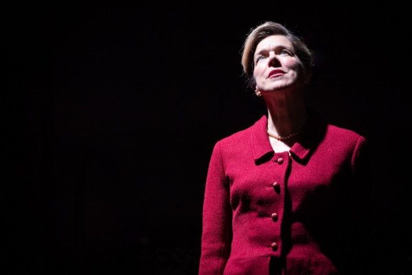 MyTheatreMates's tweet photo. ‘The two plays are starkly different’: It is ‘Night School’, filled with weird, troubled & disconnected figures, that impresses #MaeveCampbell for @shakespeareanLK in @JamieLloydCo’s #PinterFour https://t.co/7erCzeGjJ5 https://t.co/zlq5I9EQ0r