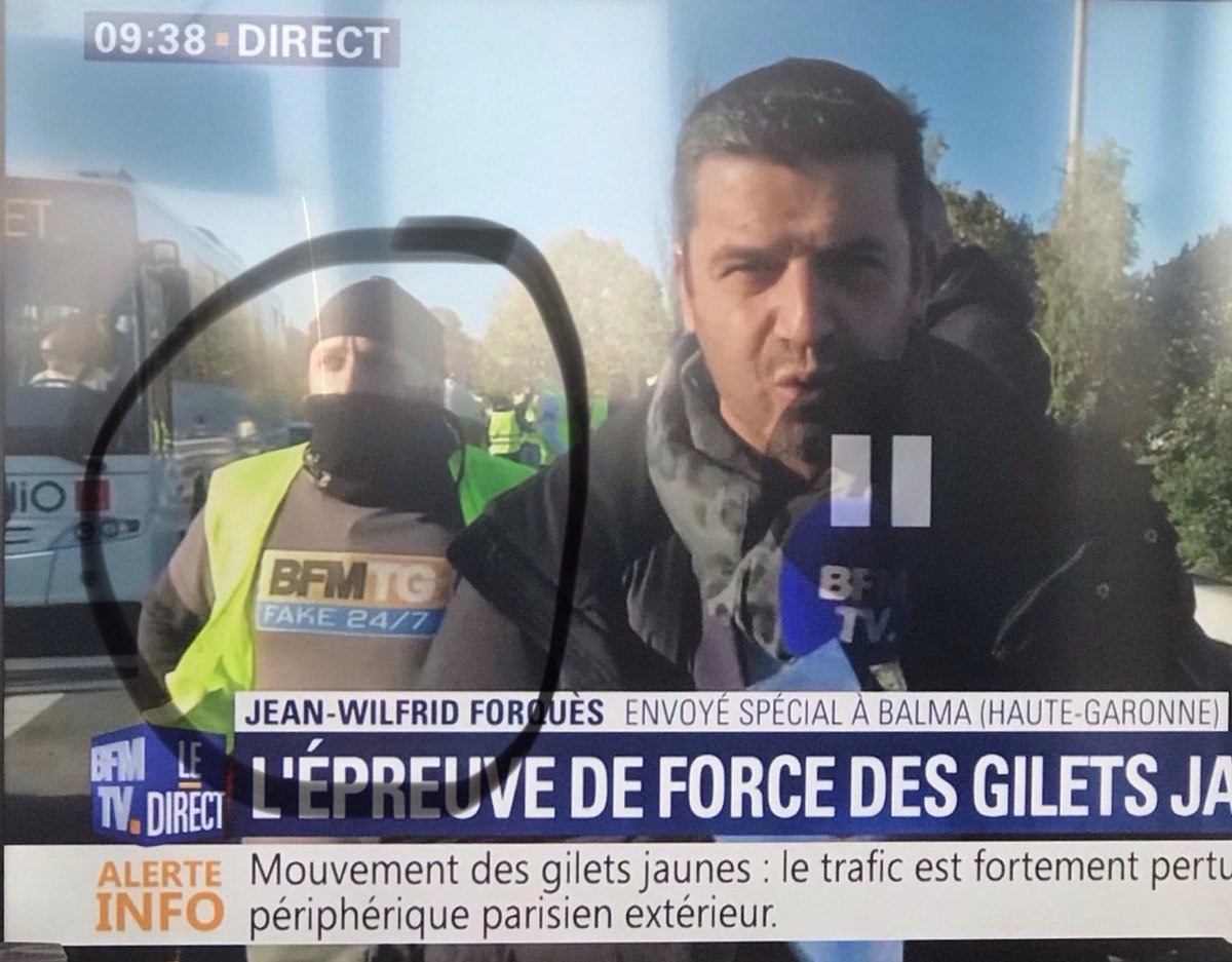 Brevesdepresse's tweet photo. ⚡PHOTO - #Giletsjaunes trollant BFMTV sur BFMTV. (@LFG_VekSan) https://t.co/pWn46WuDdd