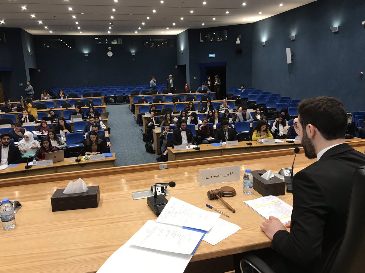 UNESCWA's tweet photo. في المؤتمرات الدبلوماسية، يلعب الرئيس أو الرئيسة دوراً أساسياً في إطار التأكُد من أن النقاشات تتم بسلاسة، ودعوة الدول الأعضاء للمنصة، إضافةً إلى ضبط جدول الأعمال وإدارة النقاشات كما يجب.
#ModelESCWA https://t.co/mhTz3qRXb1