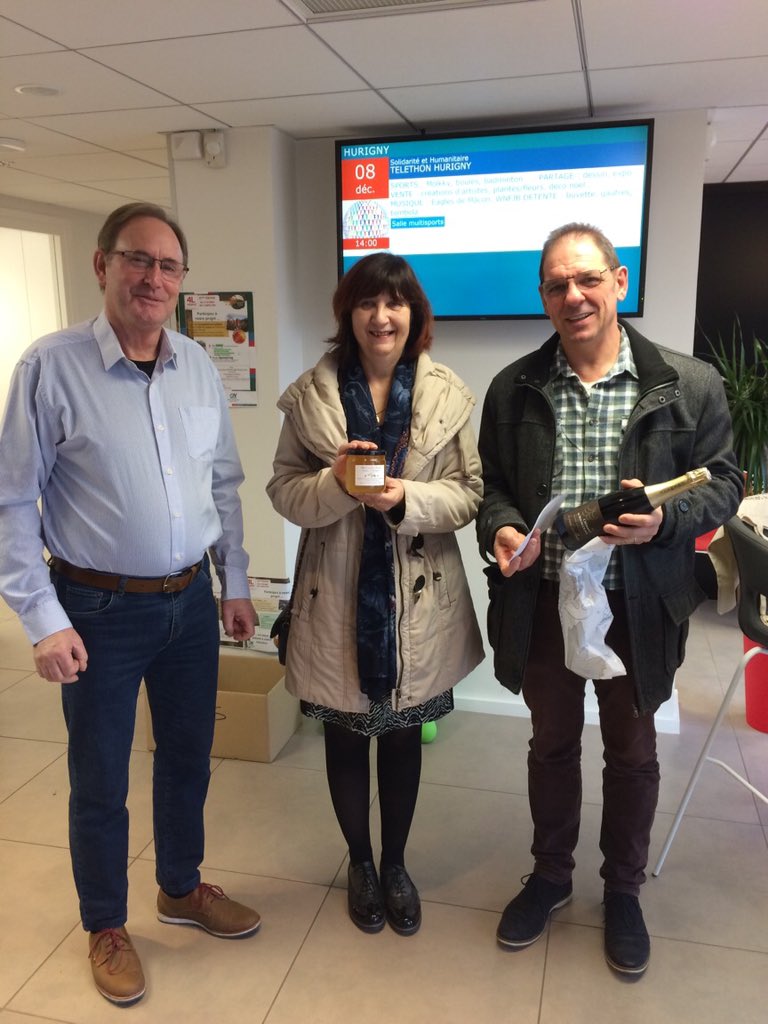 Journée du sociétariat !!! Et 10000eme sociétaire..... ravi!!!!@MichelotDe <a href="/MGoygerex/">Goy</a> @Avionvoltige <a href="/ca_centrest/">Crédit Agricole Centre-est</a> #sociétariat #mutualisme