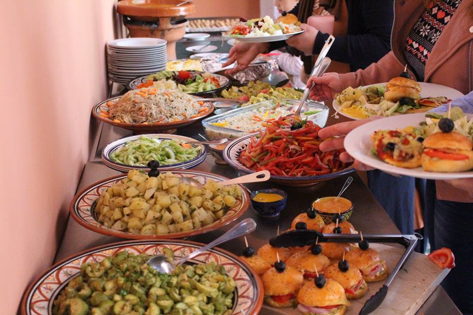 It is a beautiful Saturday for a #vegetarian #buffet at our #Training center in Targa. Sit under one of our new terraces or #Enjoy the quiet in our garden as you enjoy an array of vegetarian #dishes .
#nonprofit #veggies #healthy #deliciousfood