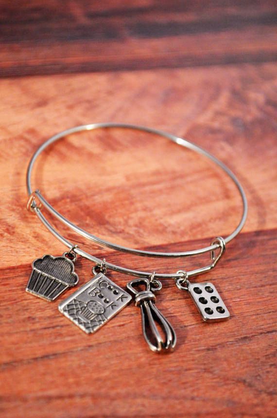 Cooking Charm Bracelet Bangle, Cooking Jewelry, Cooking Bracelet, Chef Jewelry, Baking Jewelry, Baking Bracelet, Chef Bracelet, Chef Bangle @Aanadrotowski #Etsy buff.ly/2w2wOP0