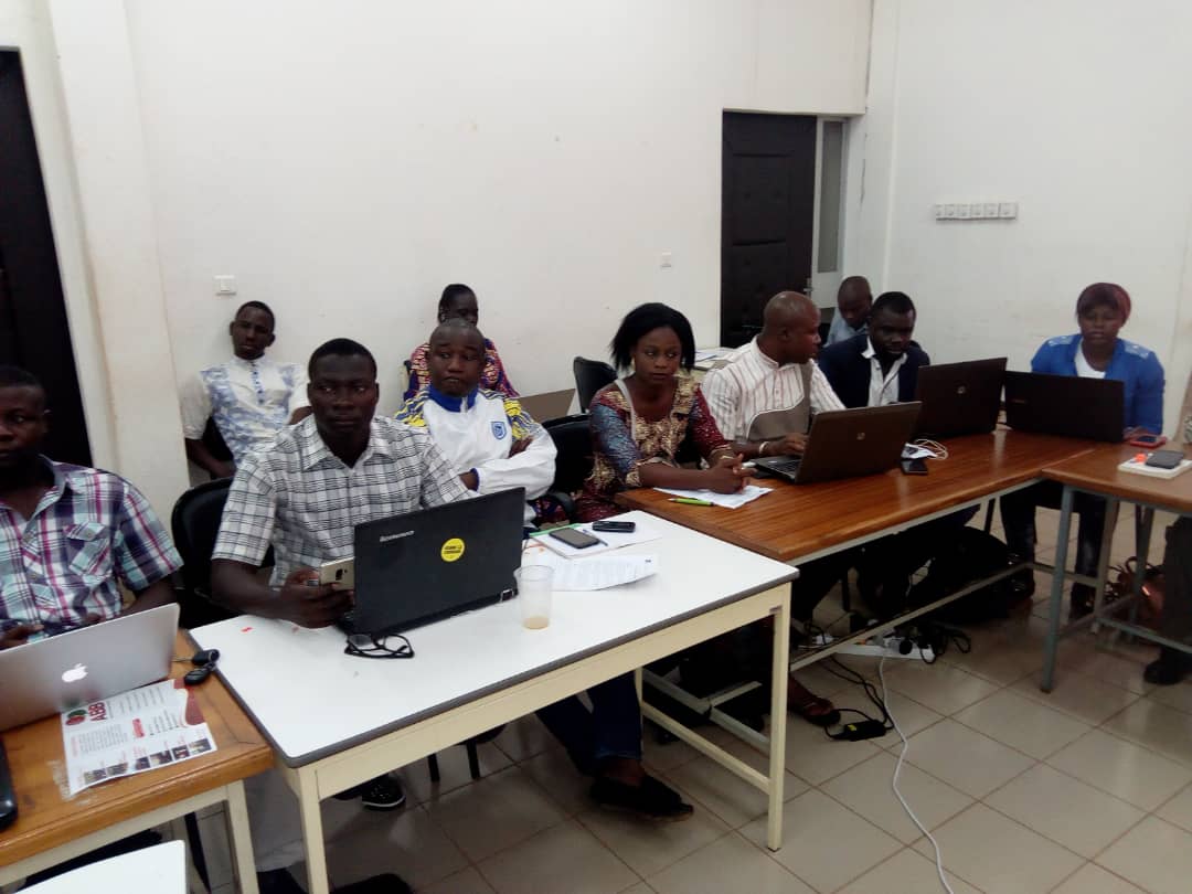 Dieuson1's tweet photo. Jour 2 du Blog Camp 2018 de l'Association des Blogueurs du Burkina Faso: présentation du programme Présimètre @presimetrebf par le partenaire Diakonia #Burkina #presimetrebf #BlogCamp2018 https://t.co/rryIC8kF5R