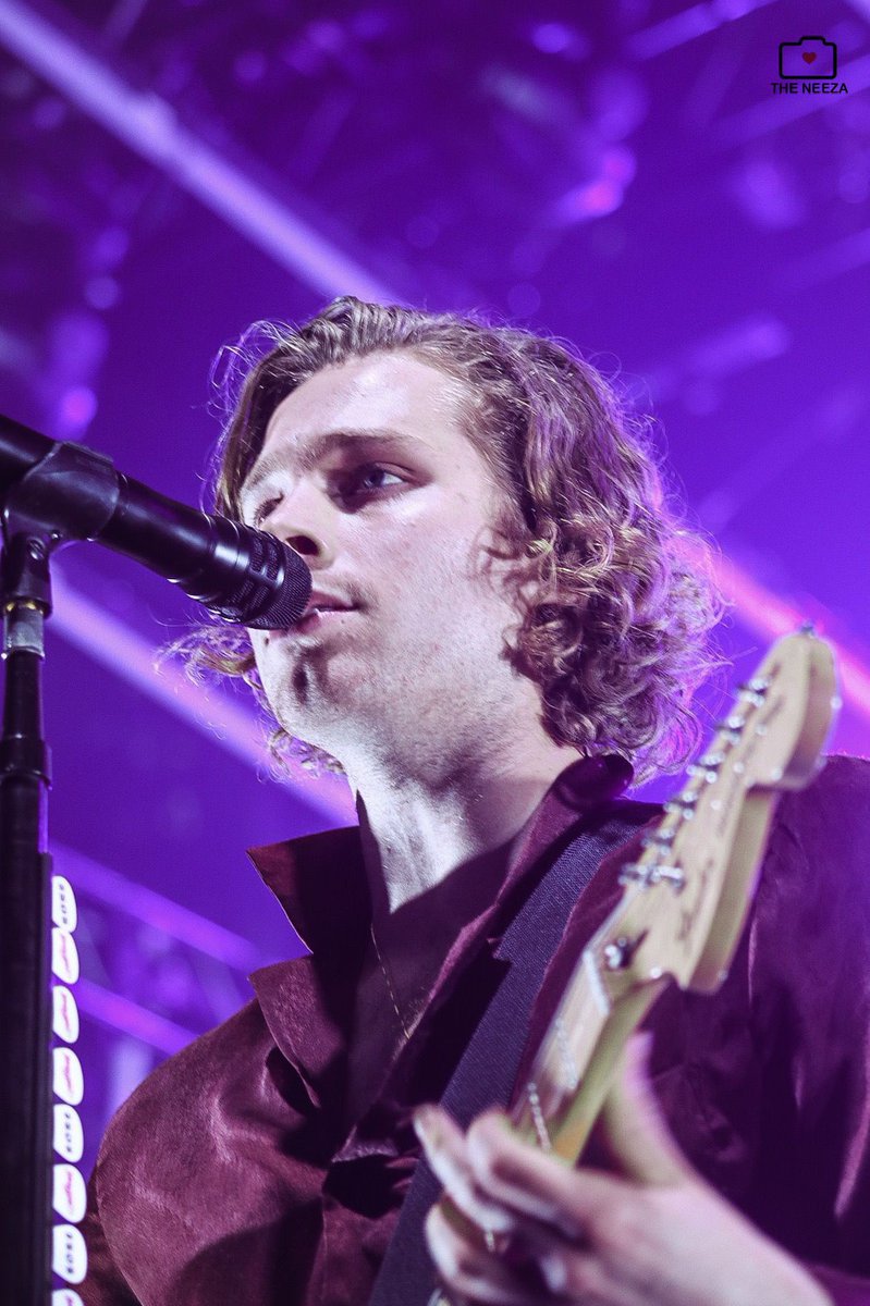 theneeza's tweet photo. 😈

@Luke5SOS @5SOS #5SOS #5SECONDSOFSUMMER #MYTZURICH #LUKEHEMMINGS https://t.co/jQ9e5Nw2ND