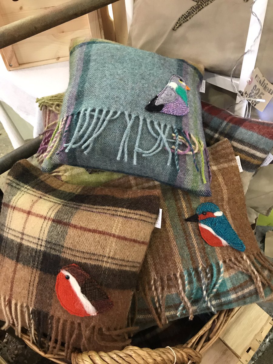 KatfishDesigns's tweet image. Come and find me on third street @craftsinthepen. Lots of gorgeous #handmade #tweedybirds and #textile treats. New items never seen before