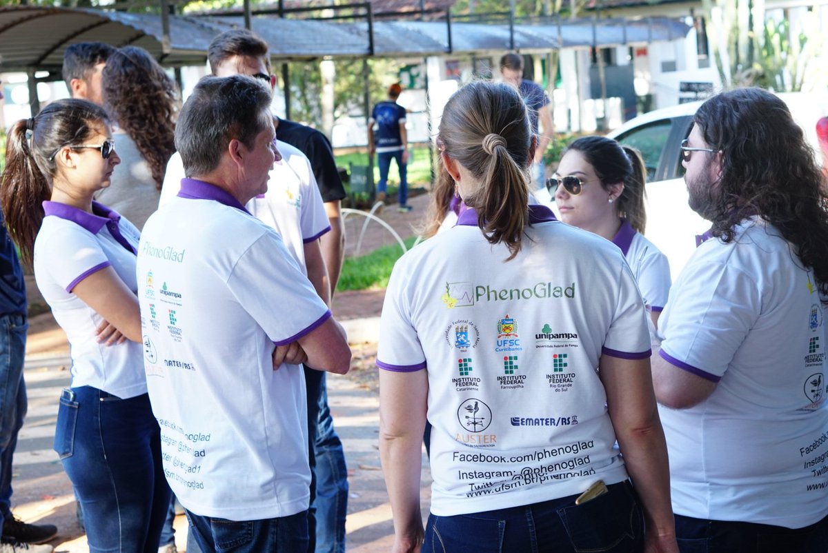 phenoglad1's tweet photo. 🍉🍓🌻 Público chegando para o Dia de Campo sobre HORTICULTURA, promovido pela SETREM, em Três de Maio, RS. 🍉🍓🌻
#horticultura #setrem #emater #ufsm https://t.co/gGfOQiGtHG