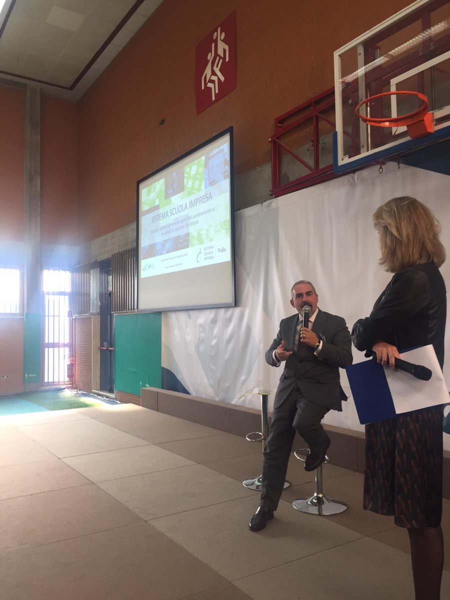 "L’alternanza #scuola #lavoro dovrebbe trasformarsi in integrazione scuola-lavoro. Le aziende hanno un dovere nei confronti dei giovani studenti: far vedere loro l’aspetto #pratico e #concreto di ciò che studiano" Stefano Antonio Donnarumma, #AD #Acea e Presidente Semestre #ELIS.