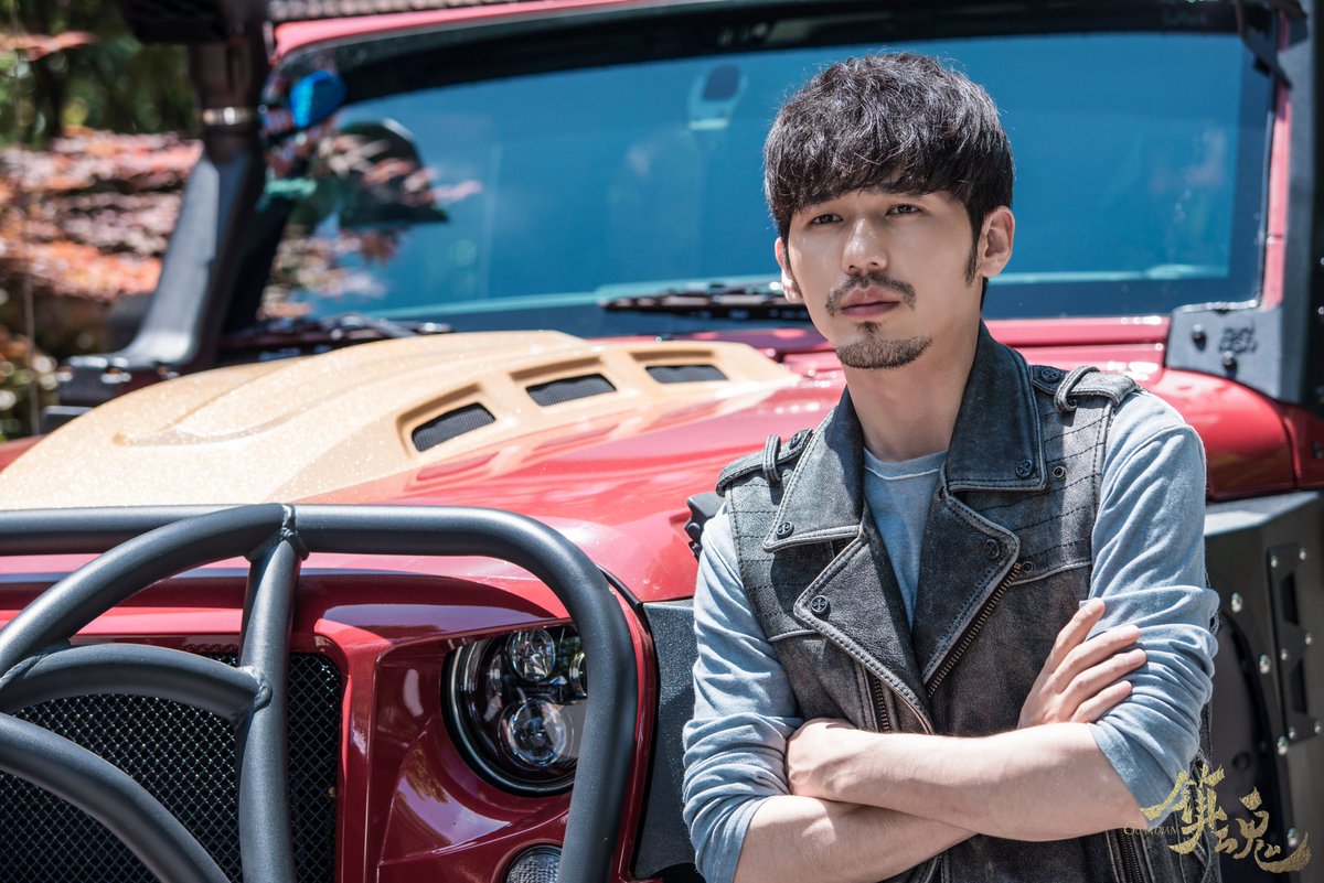 #진혼 #드라마진혼 #자오윈란 #선웨이 #바이위 #백우 #주이룡 #주일룡 #중화TV #중국드라마 딩동~그래, 팬 서비스의 시간이 또 되였구나. 두 대가족지간...