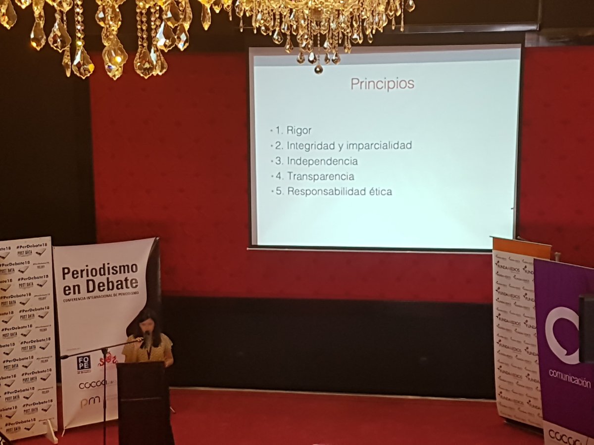 ECUADORCHEQUEA's tweet photo. "El Proyecto @Comprova tiene el apoyo de instituciones privadas y ademas de @facebook y otras redes sociales, además de asociaciones de periodistas como el Intituto para el Desarrollo para el Periodismo de #Brasil", agrega Leticia Alves sobre #FakeNews en #PerDebate18 https://t.co/I0UwUPJ9Wc