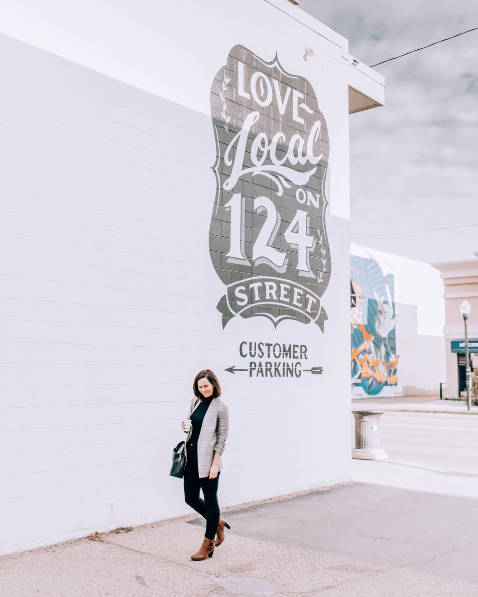 theglobediary's tweet photo. Did you catch our new favourite #IG Wall on our Instagram last night? It's a little hidden on @shop124street but definitely our favourite of them all: https://t.co/iKtV2yBcsK #ExploreEdmonton #YEG #Alberta https://t.co/01FFPlxLmm