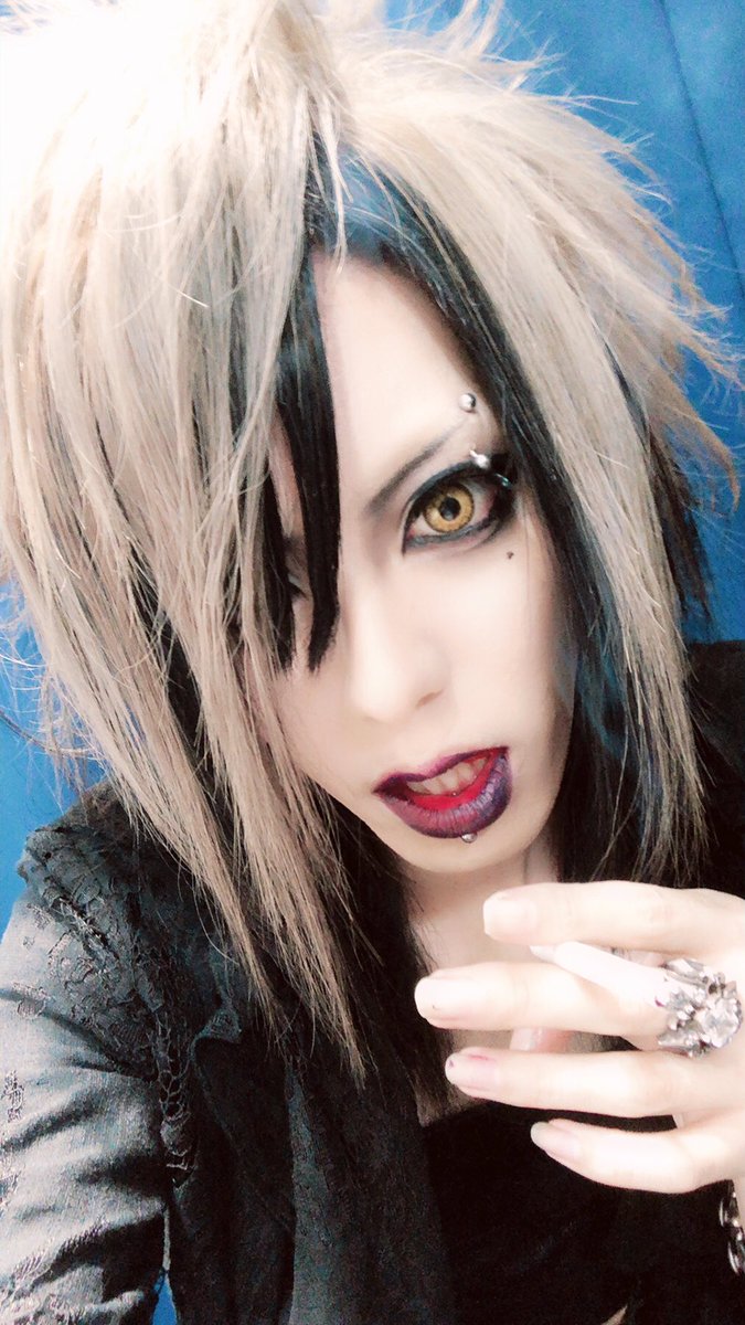Adramelech_SIN_'s tweet photo. マジ死んでもいいくらい楽しかった!
大阪初めましてVenelli.でしたが、何か残せたでしょうか。また生きてるうちに会いましょう。幸せな一日だった!
主催のRoub様、本日はありがとうございました。12/2ワンマン楽しみにしてます!#Roub #破滅トライアド #Rumio https://t.co/R54W65zhf2