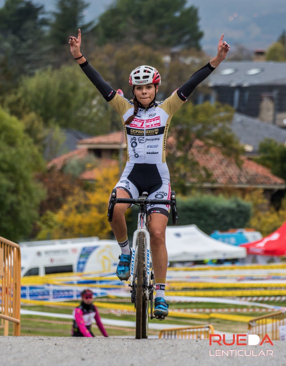 Algunas fotos de <a href="/Rosalia_OrtizH/">Rosalia Ortiz  Hano</a> en el #CXLosMolinos disputado esta mañana. Vencedora en la categoría sub23