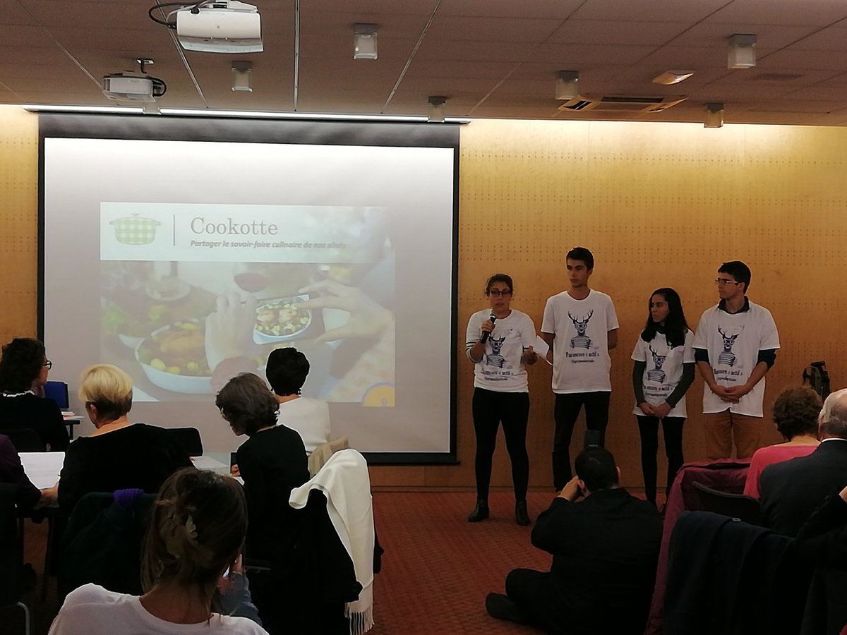 #SilverAwards les pitchs commencent.... Hâte de découvrir les superbes projets des étudiant.e.s. Bonne chance à tous, on est tous derrière vous 💪👏<a href="/Cnav_actu/">cnav_actu</a> <a href="/AG2RLAMONDIALE/">AG2R LA MONDIALE</a> @fondationkorian @_Groupe_Korian <a href="/mousquetairesfr/">Groupement Mousquetaires</a> @Logevie_AL <a href="/senioriales/">Senioriales</a> <a href="/paris/">Paris</a> <a href="/iledefrance/">Région Île-de-France</a>