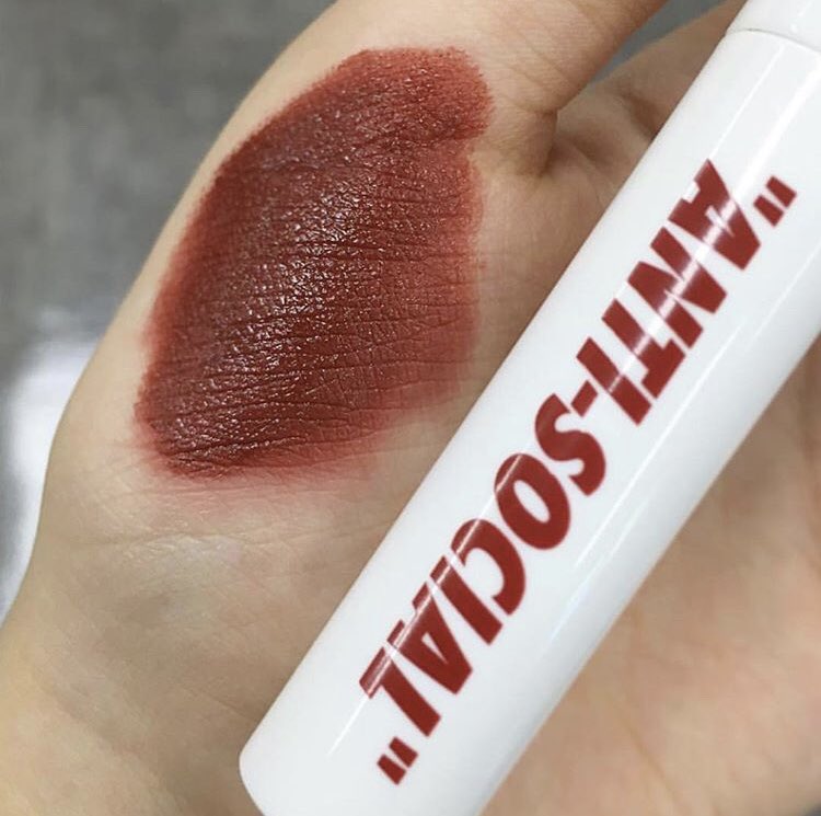 puypuyreview's tweet photo. มีมาแจก เป็นลิป candylab สี Anti-Social สวยมาก ❤️ เนื้อ velvet นุ่มๆกำลังฮิตเลย แค่รี+ฟอล ประกาศสิ้นเดือนนี้ค่า #แจกของ #แจกฟรี https://t.co/w79RSlZuFd