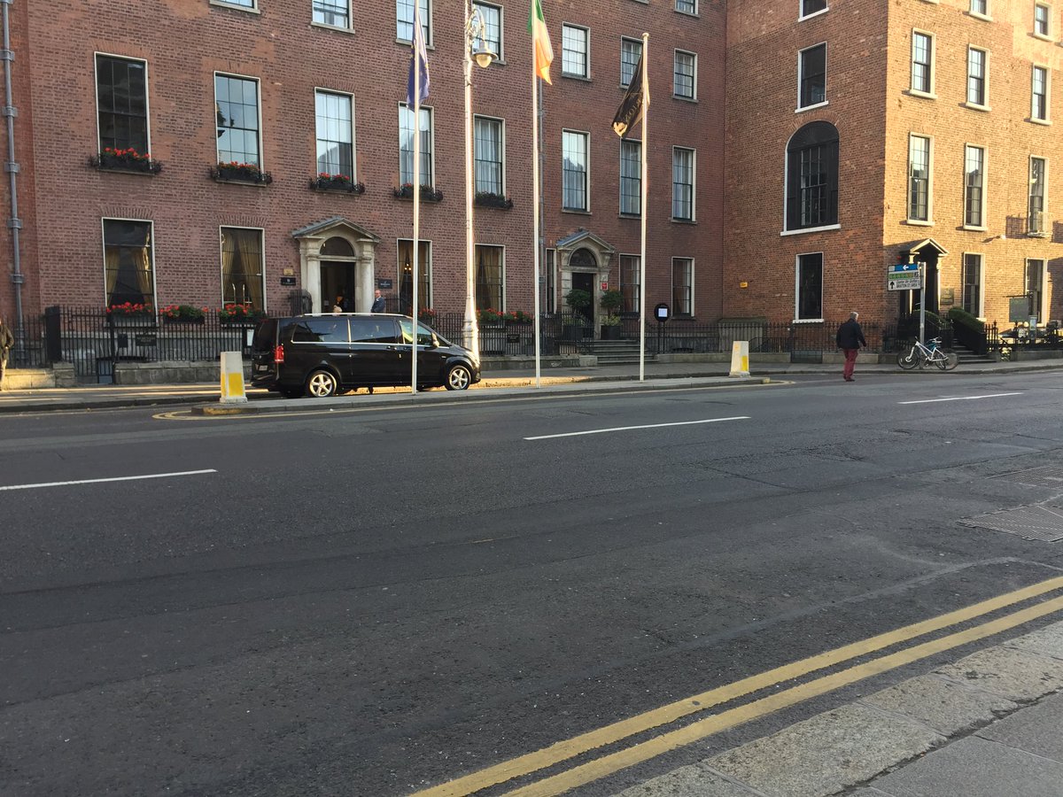 cyclistie's tweet photo. No #shopbybike parking within an ass’ roar of @MerrionHotel, @RPGuilbaud @elywinebars @RoyalHibernianAcademy. #Demandastand https://t.co/vDj1YnUDal