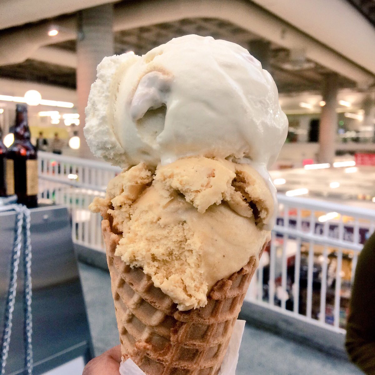 smallbatchice's tweet image. It’s SMALL BATCH SATURDAY!!  Have a scoop at The Market or take home a cup or tub to enjoy later. It’s ALWAYS ice cream season at Henry Brown’s!! 😃🍨😃🍦😃 #henrybrowns #hamontfood #mycustomersrock #blitzimitzi #WhatsNotToLove @hamontmarket @whynterllc #smallbatchsaturday