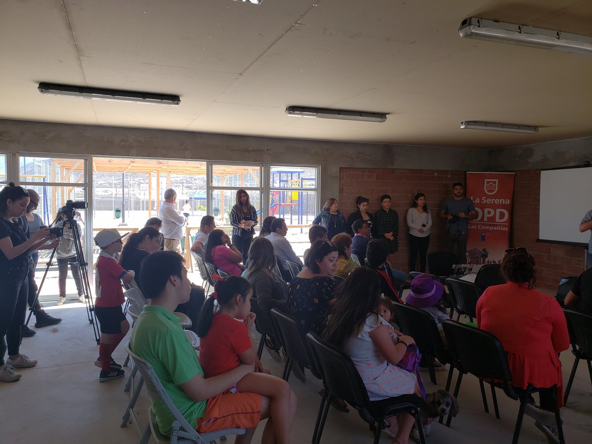 OPDLasCompanias's tweet photo. En estos momentos nos encontramos junto a la Seremi de Justicia y Seremi de Vivienda y Urbanismo de la Región de Coquimbo en taller dirigido a padres y niños/as del sector Bicentenario III de Las Compañías.
Promover una cultura de promoción de derechos es fundamental. https://t.co/SNrZCPe2uw