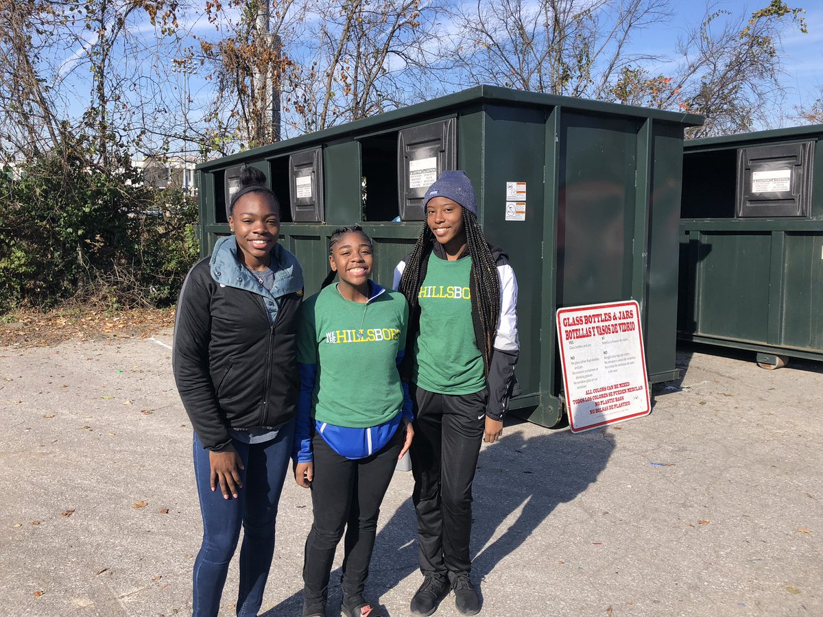 athorsen316's tweet photo. Look who helped me with my recycling! The @HillsboroBurros girls basketball team is at the recycling center - stop by today and have them help you. You get recycling done and support our high school! https://t.co/xS0fsJARZi
