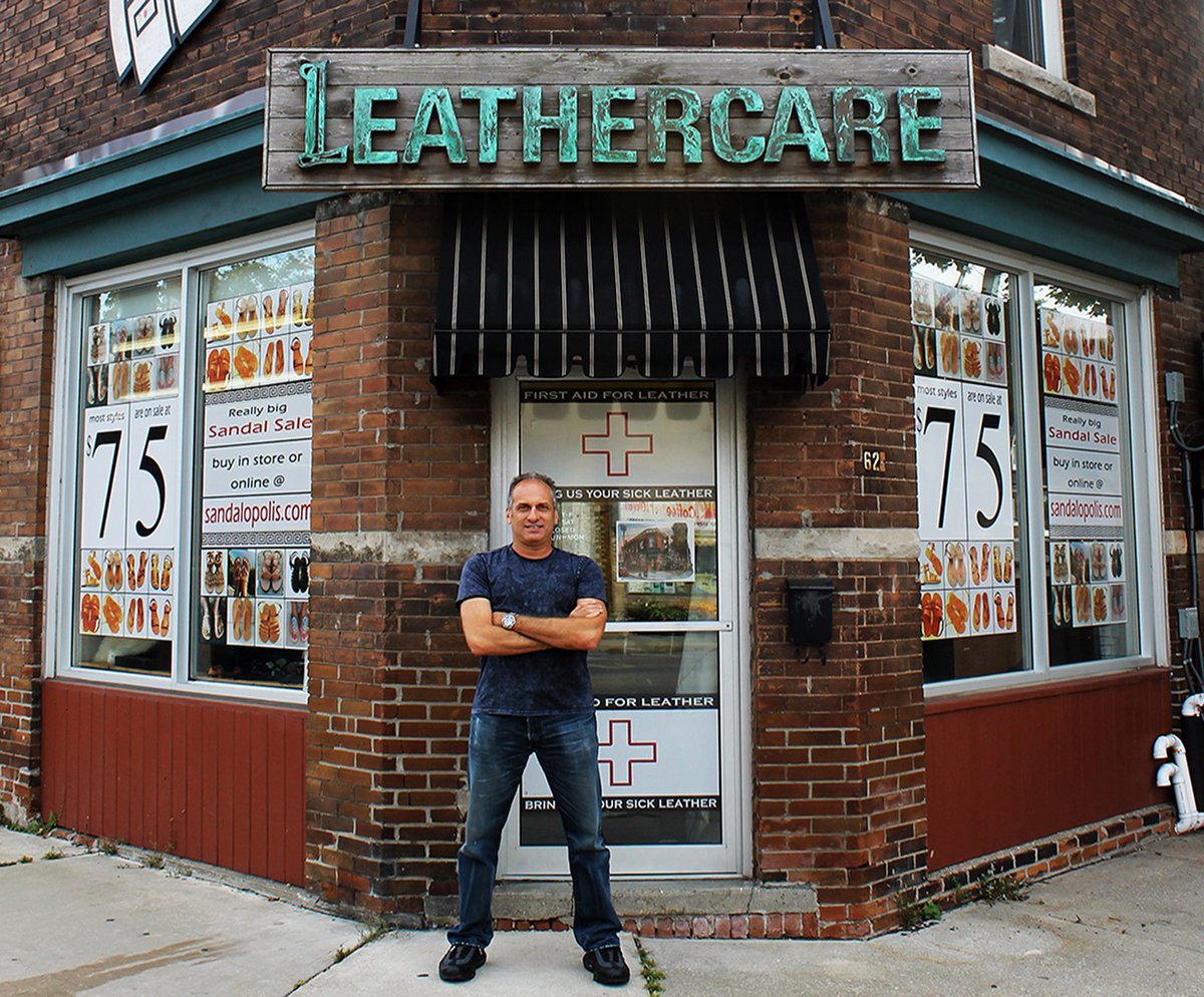 VillageLivinMag's tweet photo. What makes The Sandalman Leathercare the go-to for Broadway productions @MammaMiaMusical and retailers @HoltRenfrew? @LiisOnLife explains. https://t.co/cYRC654okN #stylingsaturday #thesandalmanleathercare #leatherrepairs #corybernatt #leaherreconditioning #leatherrepairshop https://t.co/OCsRTEa7HO