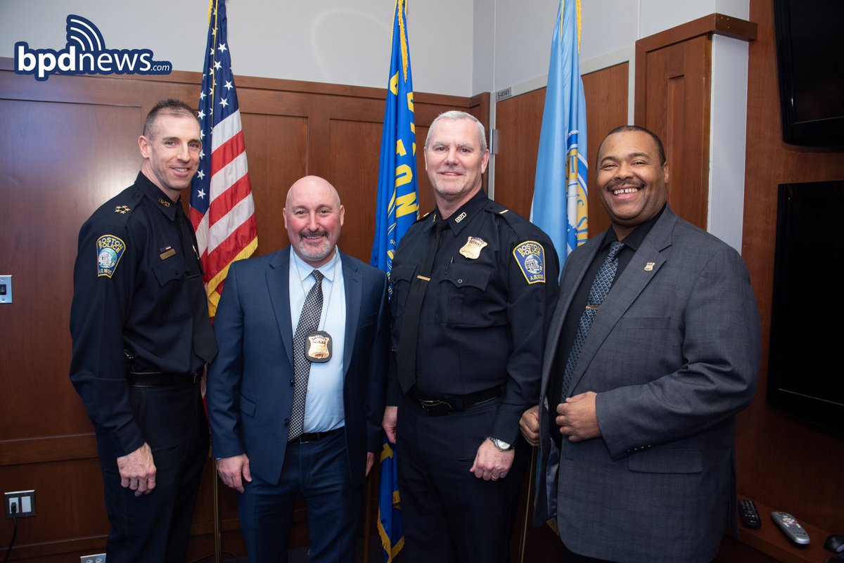 bostonpolice's tweet photo. #RecentPromotions: Two members of the BPD receive promotions during ceremony at BPD Headquarters! https://t.co/zGrml2LsFZ https://t.co/wTXe27mZfy