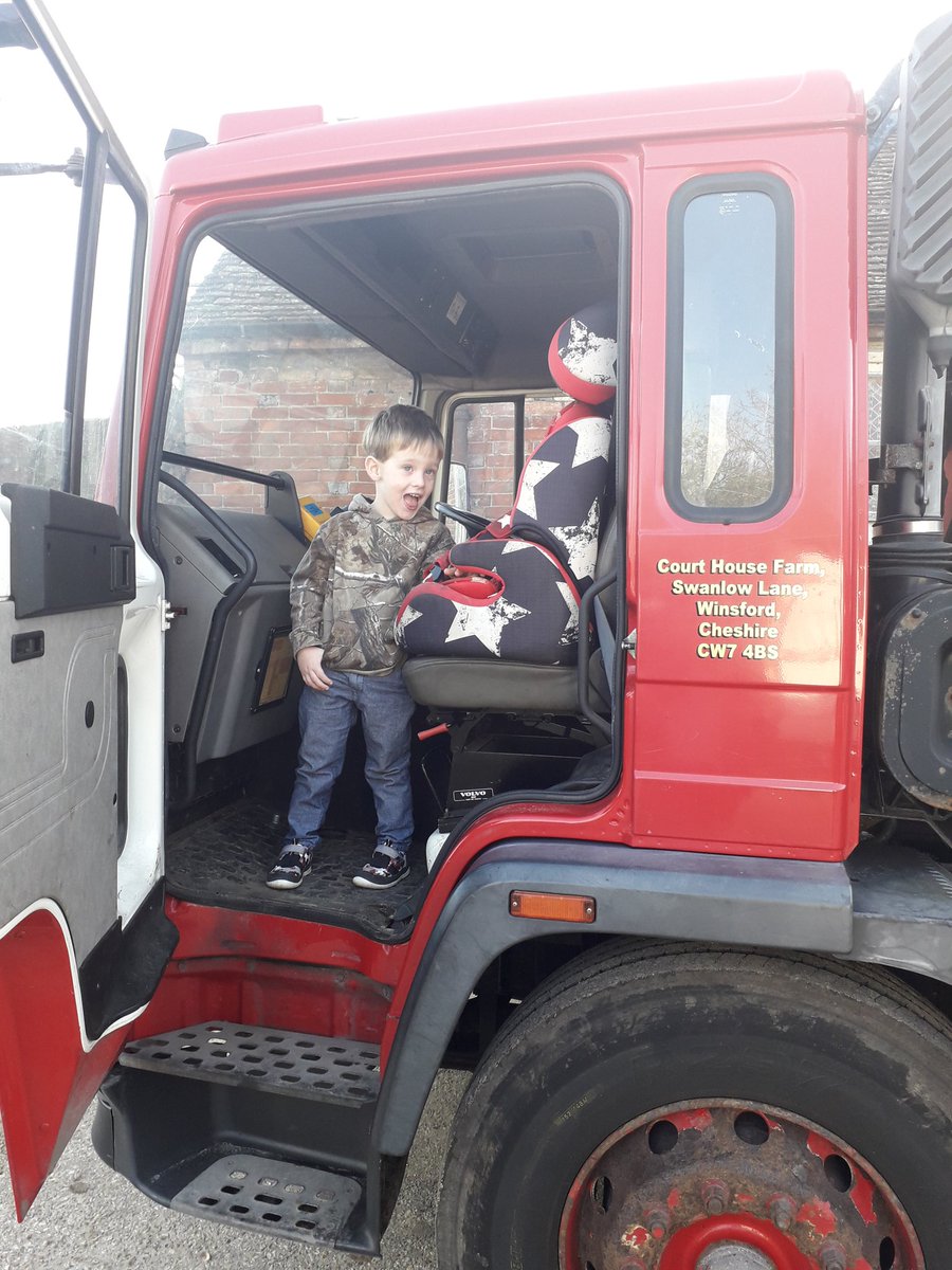 New Lorry to add to the fleet. 18 tonne beaver tail. Making our contracts even more efficient. Getting our son ready to take the business over too!!