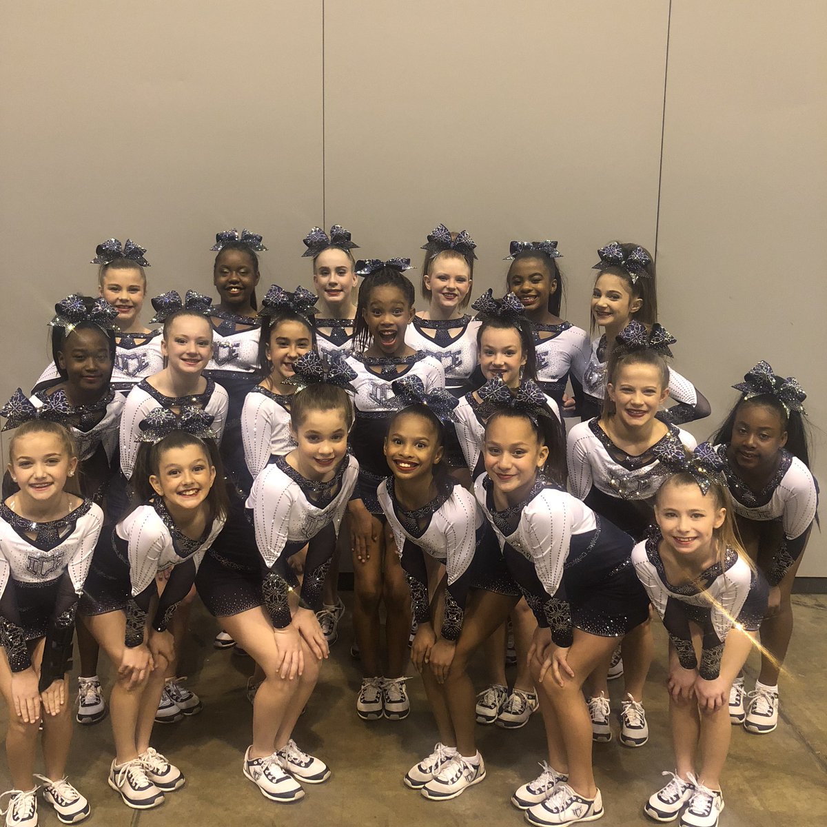 Sunshine Girls are ready to start @ice__aurora_ off at <a href="/AthleticChamp/">AthleticChmpionships</a>.  The first team to compete for Aurora this season is ready to rock the house!