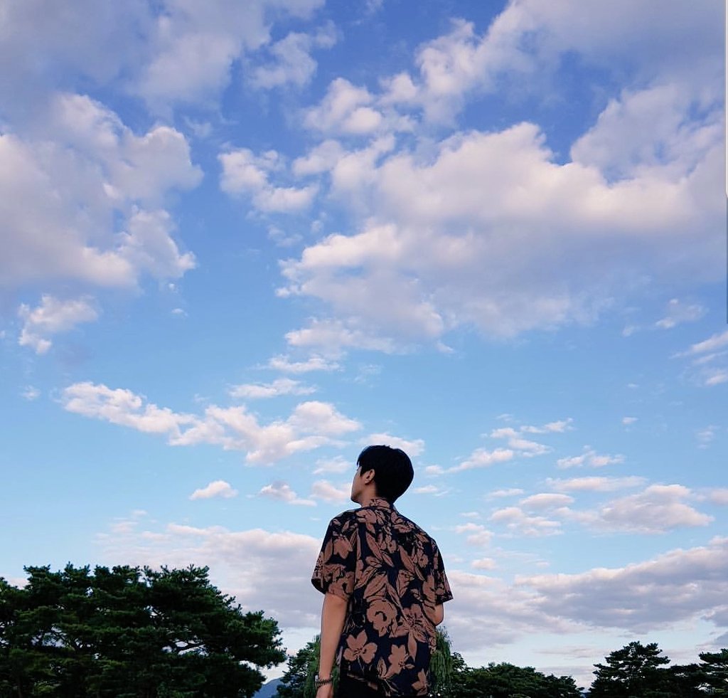 ___msk87's tweet photo. ジニョンさんお誕生日おめでとう🦊❤
飽き性な私がずっと変わらず大好きなのわジニョンさんだけ💘
28歳もジニョンさんらしく突っ走ってください☺
応援し続けます！
たくさんの幸せが降り注ぎますよーに🌠💓
#진영이와_11년부터18년
#영원한리더_정진영탄신일
#HAPPYJINYOUNGDAY
@_jinyoung911118 https://t.co/uzNmODGRCh