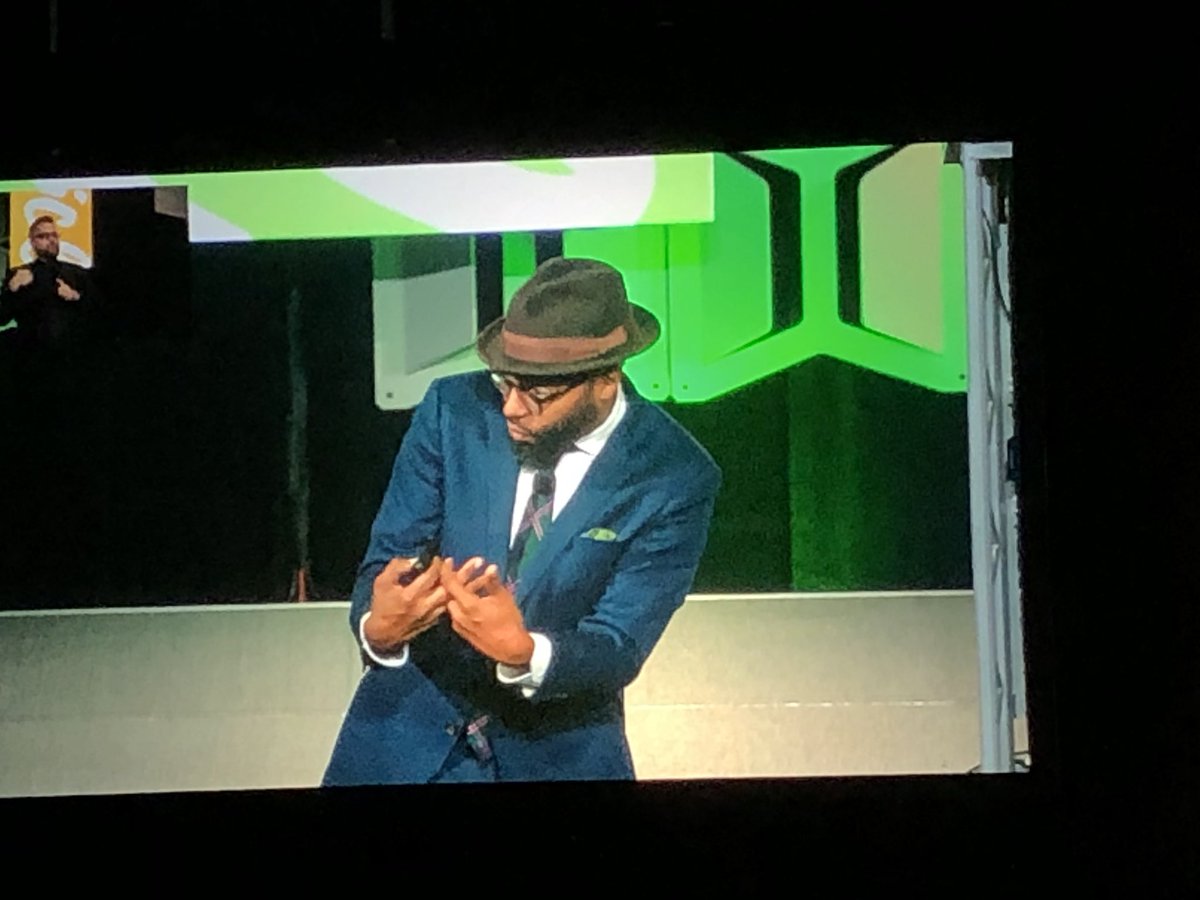 ChristieIsom's tweet photo. Just had my teacher soul renewed and rejuvenated! #NCTE18 @chrisemdin https://t.co/Ot0ns5qd7H