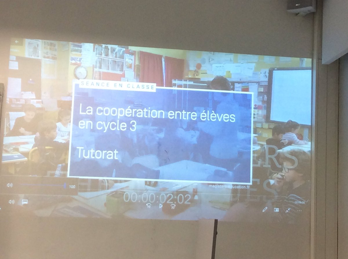 Gomgauth's tweet photo. @ConnacSylvain @univpaulvalery @reseau_canope @Lizarazoux1 @canope_34 @VinceGom @PierreCieutat @Canope_21 Distinction #tutorat, #monitorat, #parrainage et #aide qui sont toutes des formes dissymétriques de coopération. L’aide entre élèves est informelle. Dans le tutorat, le prof organise cette aide et forme les tuteurs. Il y a donc une formation et un statut. https://t.co/IBrKTtVe73