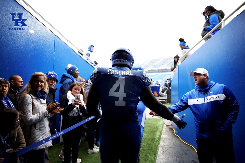 UKFootball's tweet image. Three surgeries, three months of treatment and all of the  💙.

He's back. 

#JPon3