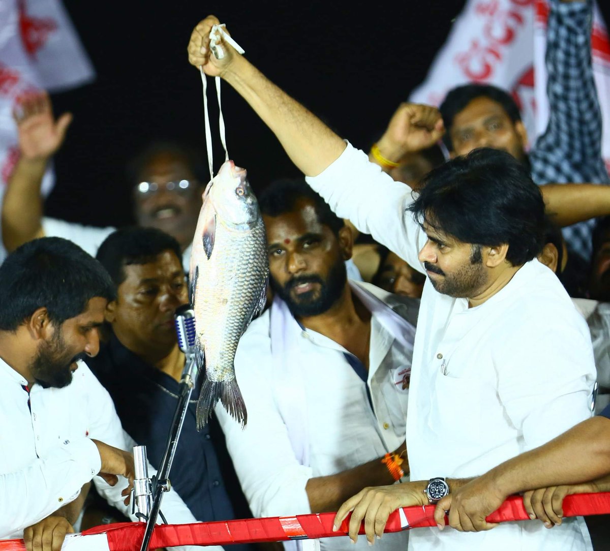 SENANIAdmirer's tweet image. ◽️జనసేన ప్రభుత్వంతో ప్రతి మత్స్యకారా గ్రామాల్లో Cold Storage ఏర్పాటు.✊
◽️మత్స్యకారుల బోటులకు సబ్సిడీపై డీజిల్
#JSPVisionDocument

 #JanaSenaParty #JSPForNewAgePolitics