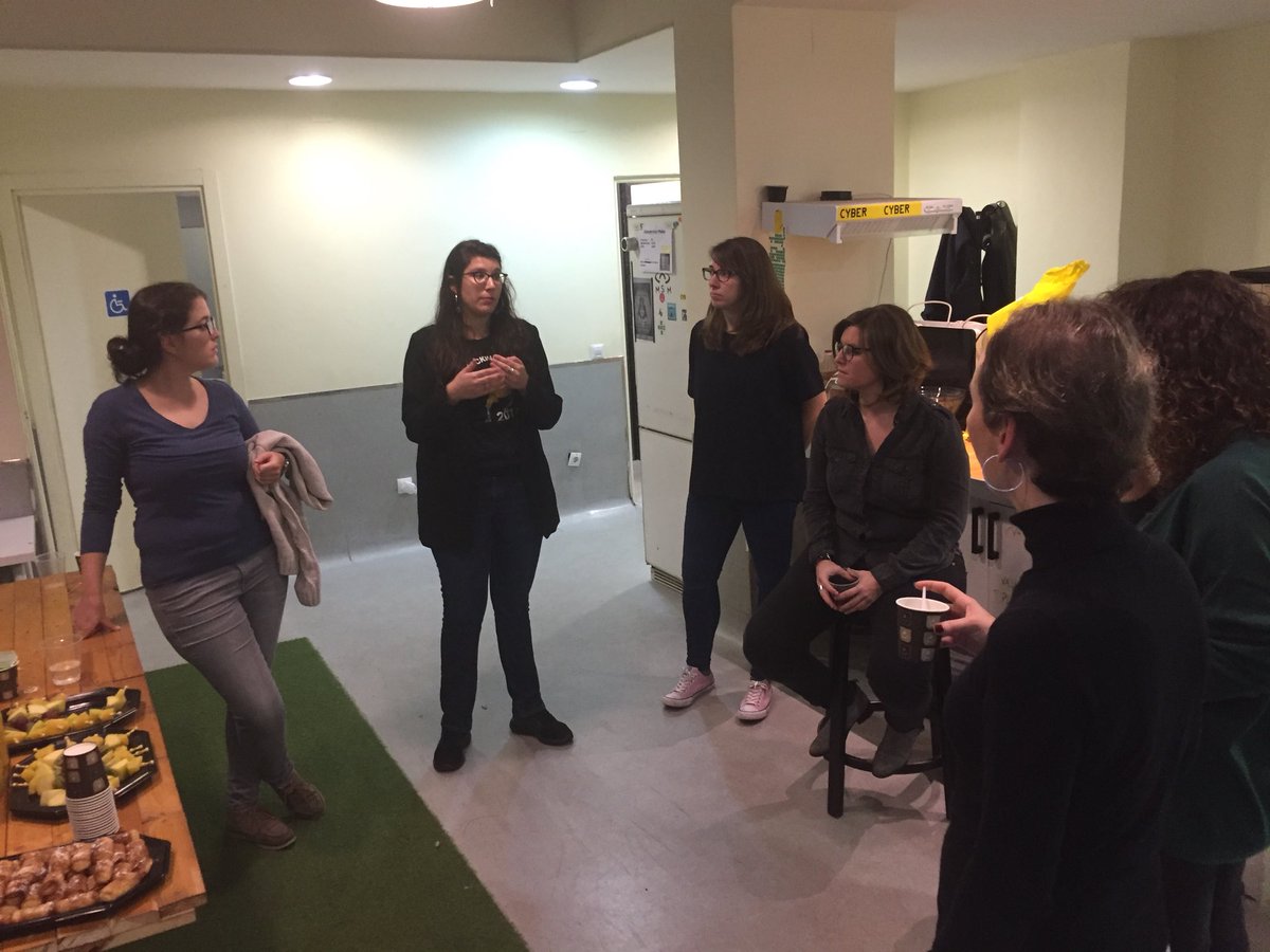 cris_aranda_'s tweet image. Pedazo #Taller de #Python con @PyLadiesMadrid para @MujeresTech en el pedazo espacio de @MakespaceMadrid. Alucinando con nuestos “Hello world”. GRACIAS @mabeldelgadob @mariamedp, sois las mejores profes!! #Pythonisas #FelizSábado
