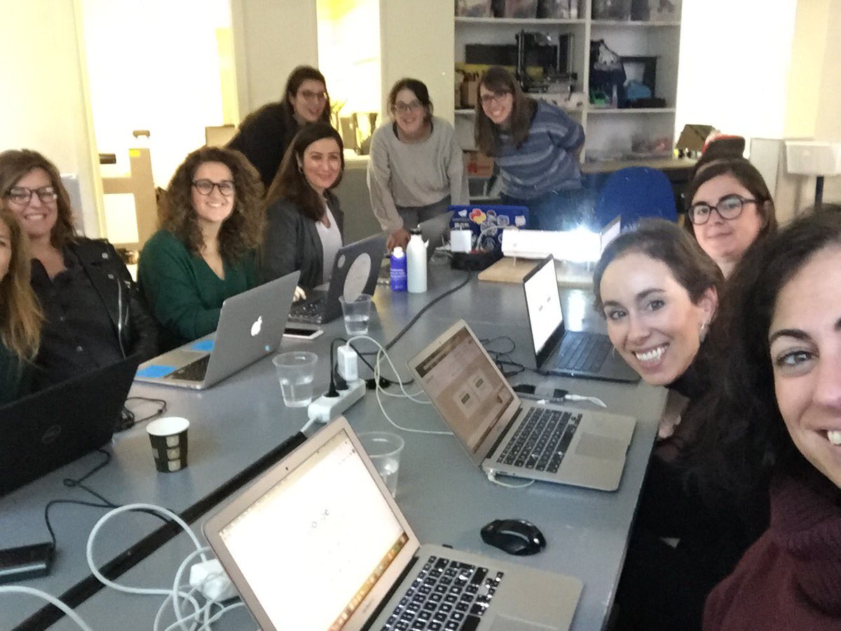 cris_aranda_'s tweet image. Pedazo #Taller de #Python con @PyLadiesMadrid para @MujeresTech en el pedazo espacio de @MakespaceMadrid. Alucinando con nuestos “Hello world”. GRACIAS @mabeldelgadob @mariamedp, sois las mejores profes!! #Pythonisas #FelizSábado