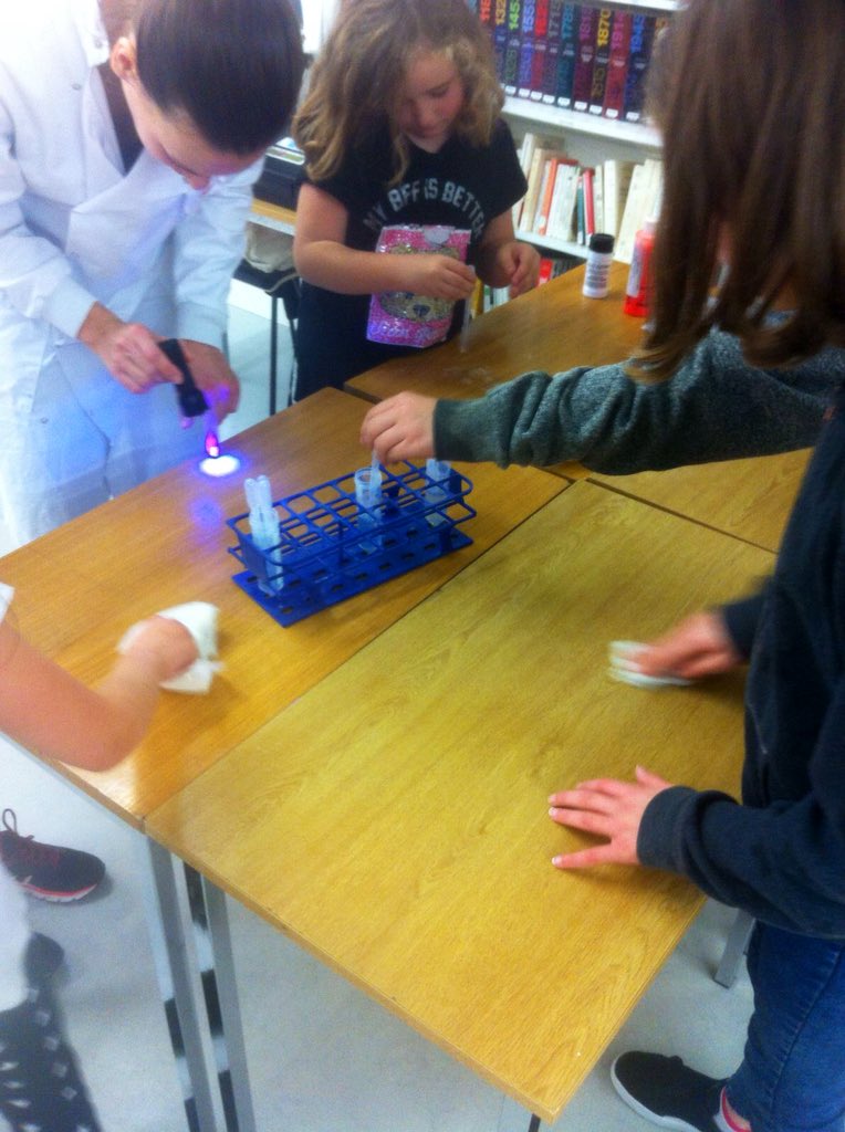 FranceinIreland's tweet photo. Budding scientists experimenting today @afdublin during a @NativeScientis1 workshop organised as part of #FrenchScienceWeek. Sparking interest in #STEM for #ScienceWeek #FDS2018 #science https://t.co/J9oW5Ppm7u