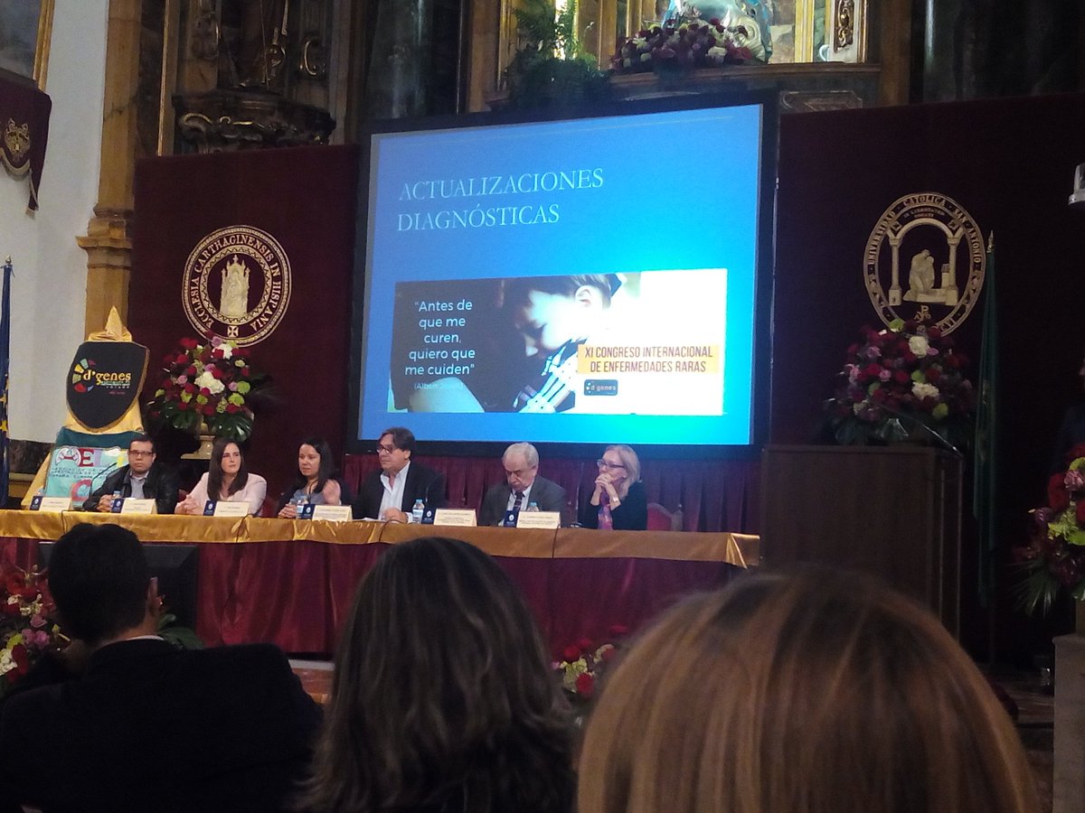 socialsanitari1's tweet photo. Empieza la mesa Actualizaciones diagnósticas donde participa nuestro compañero el Dr. Jorge Montoya de @sistemgenomicos @FQuaes https://t.co/88KQ4QBjDM