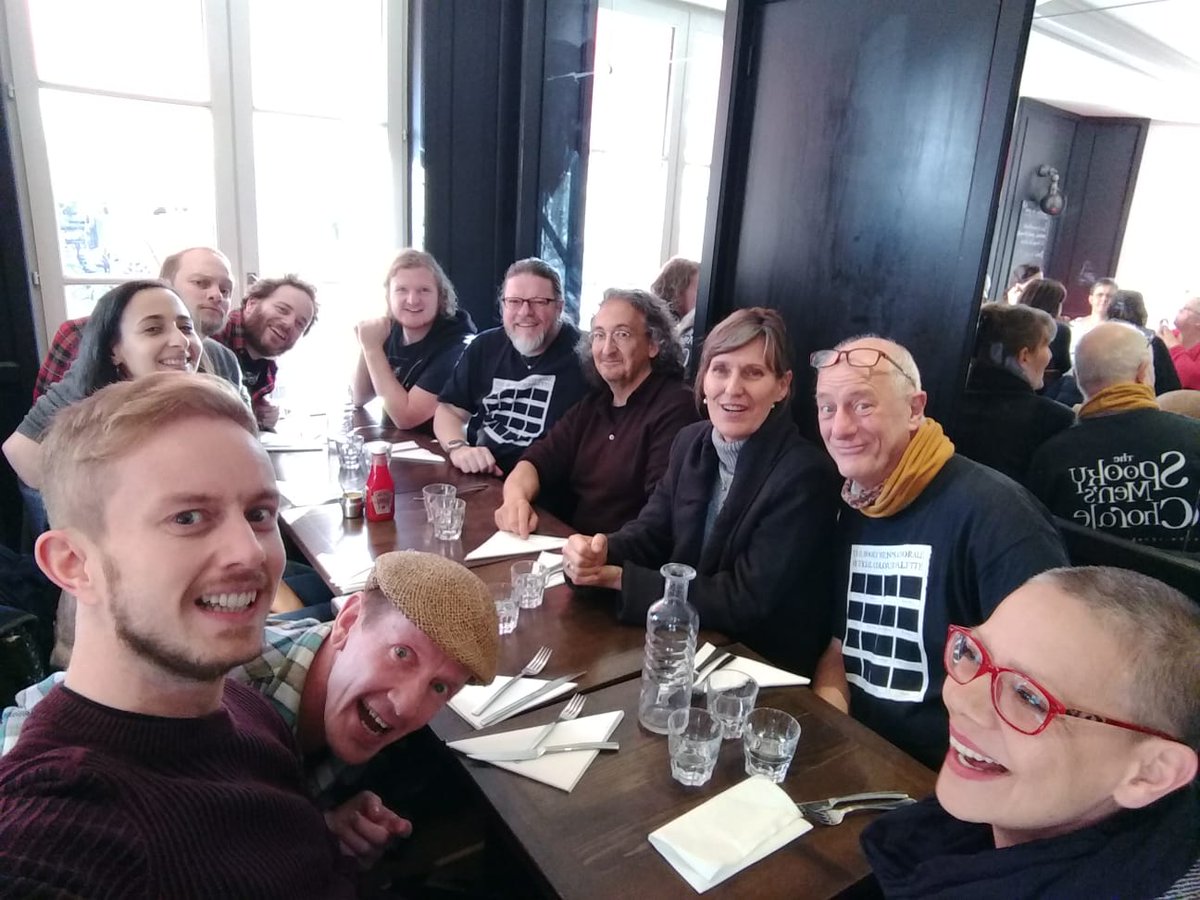 spookyfistful's tweet photo. We found #paris ! Workshop done @StudioDTM , sing in the park and now a proper Parisian lunch. Still spaces for our show tonight - just turn up ! https://t.co/m8TwOrfR7M