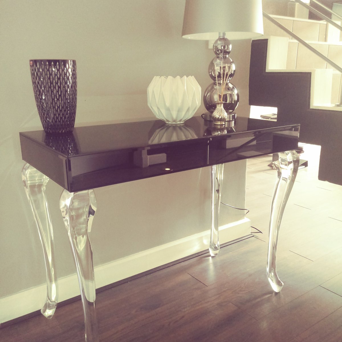 TerenceSpringe3's tweet photo. #OskDesigns This was a project where Osk Designs and Then and Now Interiors meets @HydePark Executive living. Beautiful black Glass with Acrylic Queen Anne Legs https://t.co/AmyV5ck9l7
