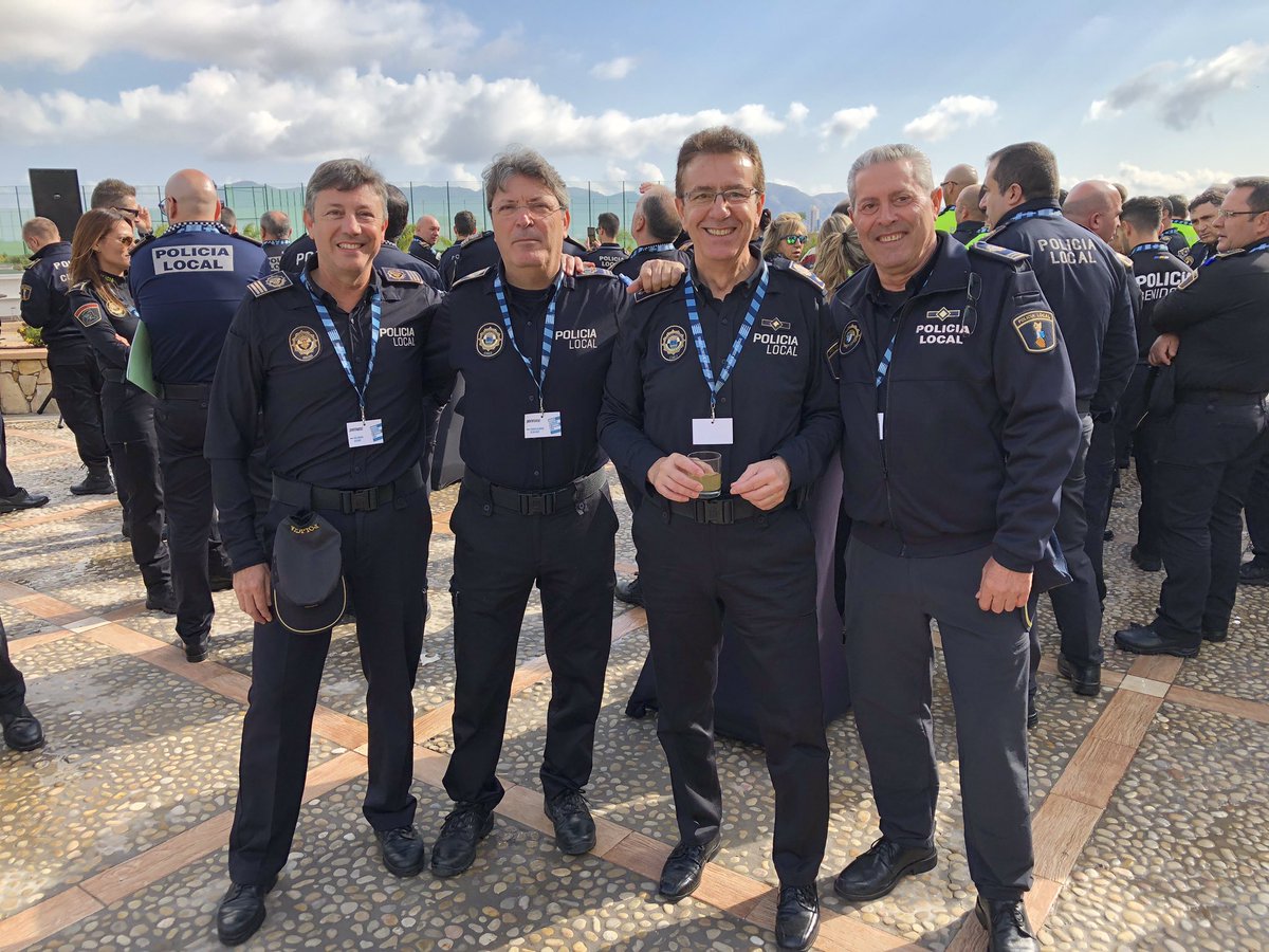 Congreso_ICV's tweet photo. Congreso Valenciano de Seguridad Local.
#PolicíasLocales #AVSRE  
#SeguridadLocal2018 
#SeguretatLocal2018
Aprendizaje INFORMAL en pasillos y COMPAÑERISMO https://t.co/KHKLoFVLyE