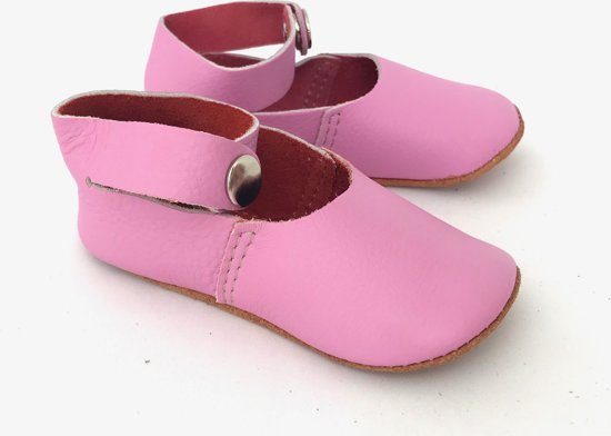 BesteTassen's tweet photo. Van Heek Lederwaren heeft slofjes voor de allerkleinsten voor slechts €24,-, een prachtig Sinterklaascadeautje voor de allerkleinsten in verschillende maten en kleuren. #Sinterklaas #Sinterklaasintocht #Fashion #Schoencadeautje

Klik hier: https://t.co/8TgM0uGPpH https://t.co/eyi5rXK40b