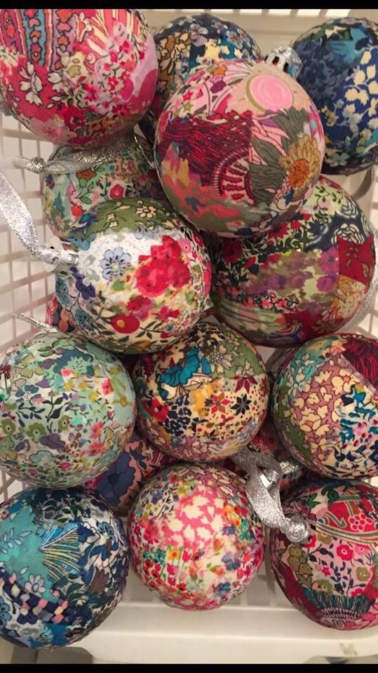 AshlynsFair's tweet photo. It’s tomorrow! Biggest craft fair in the area - 70 stalls, cafe, activities for children, craft workshops. £2 adult entry, children free, free parking. #berkhamsted #ashlyns https://t.co/7rXwNG80ju