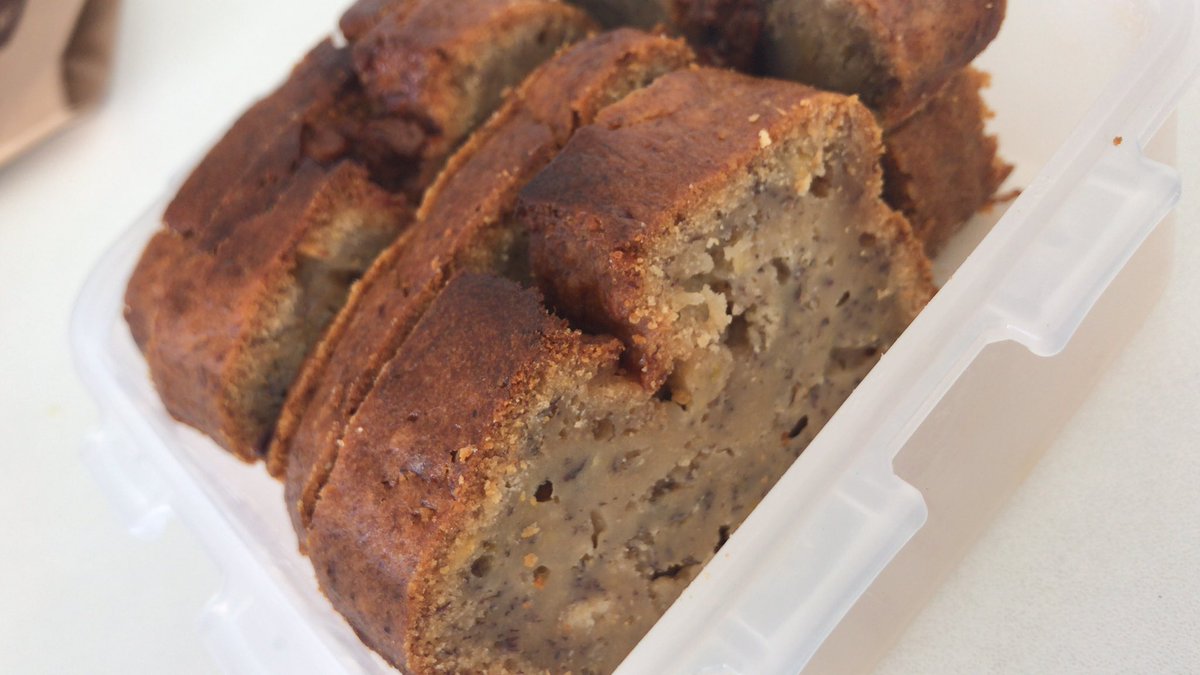 hijadevich's tweet photo. Traje el budín al laburo. Rotundo éxito. #MeAmo #MasterGea #BudínAlert https://t.co/Vp6geAfXJI