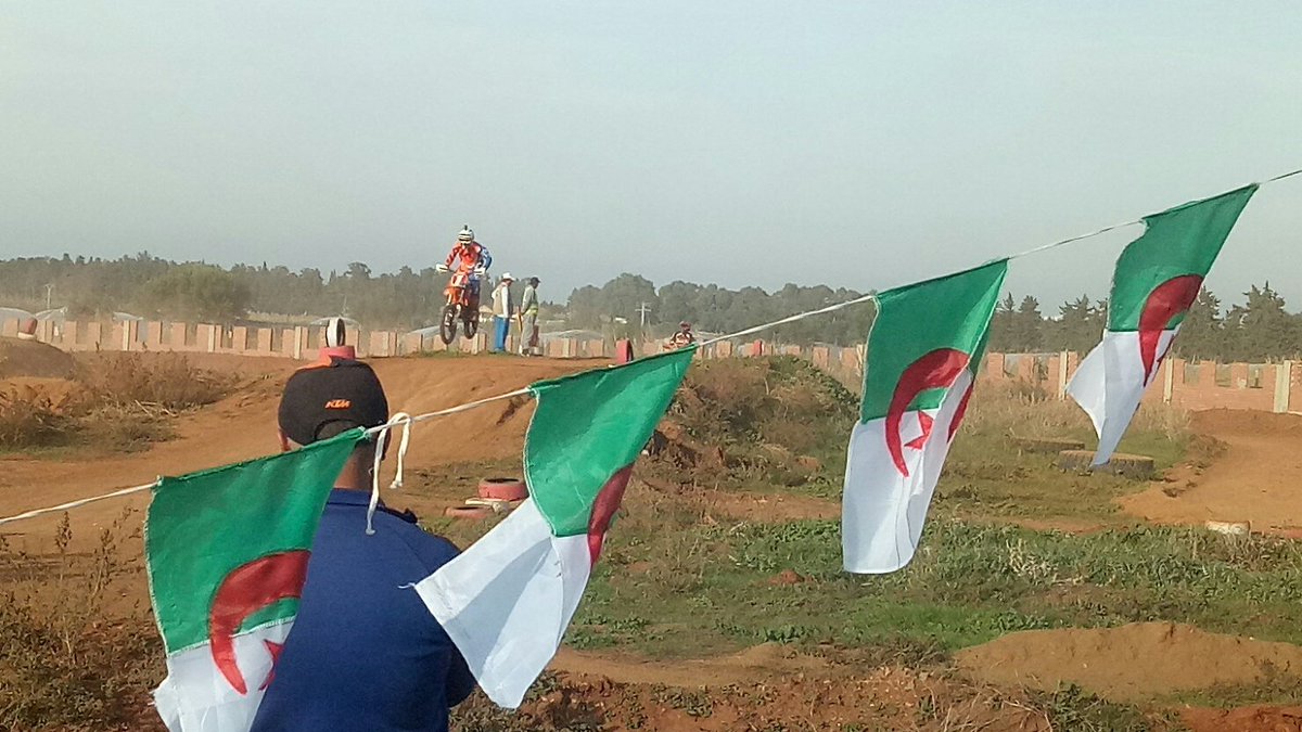 في #الجزائر هناك الإيجابي طبعا ، ماكانش غير السلبي كما يروج له من عند جماعة #باريس و #لندن .
الحمد لله .