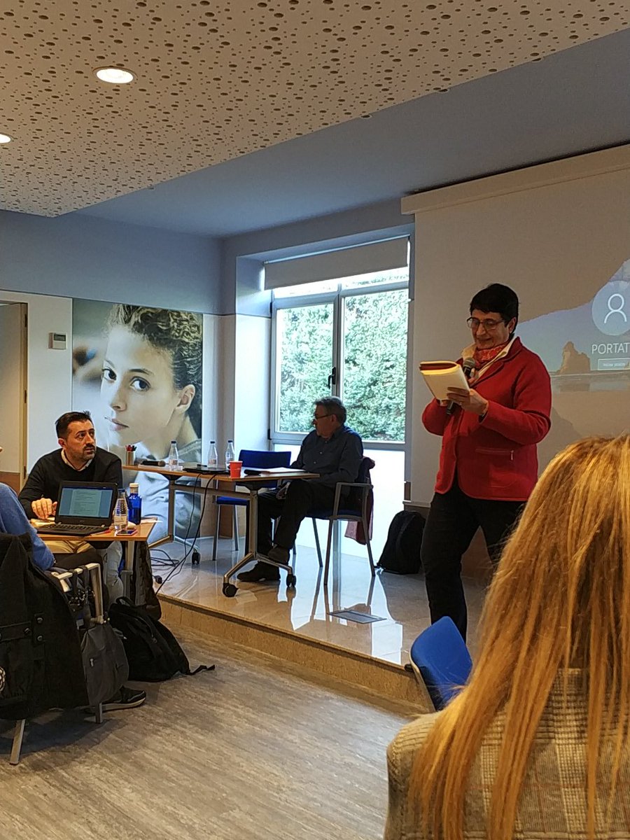 rbarlam's tweet photo. Las administraciones deberían valorar que el tiempo no solo es el lectivo Elena Martín a #Aprenderconsentido https://t.co/PLMyE54TIe