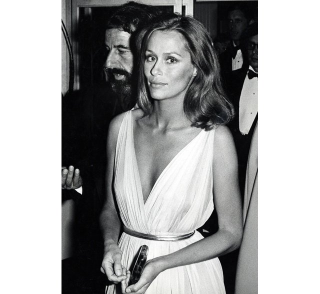 Pausing to wish Lauren Hutton a happy 75th birthday. (Yes, Lauren Hutton is actually 75.) 