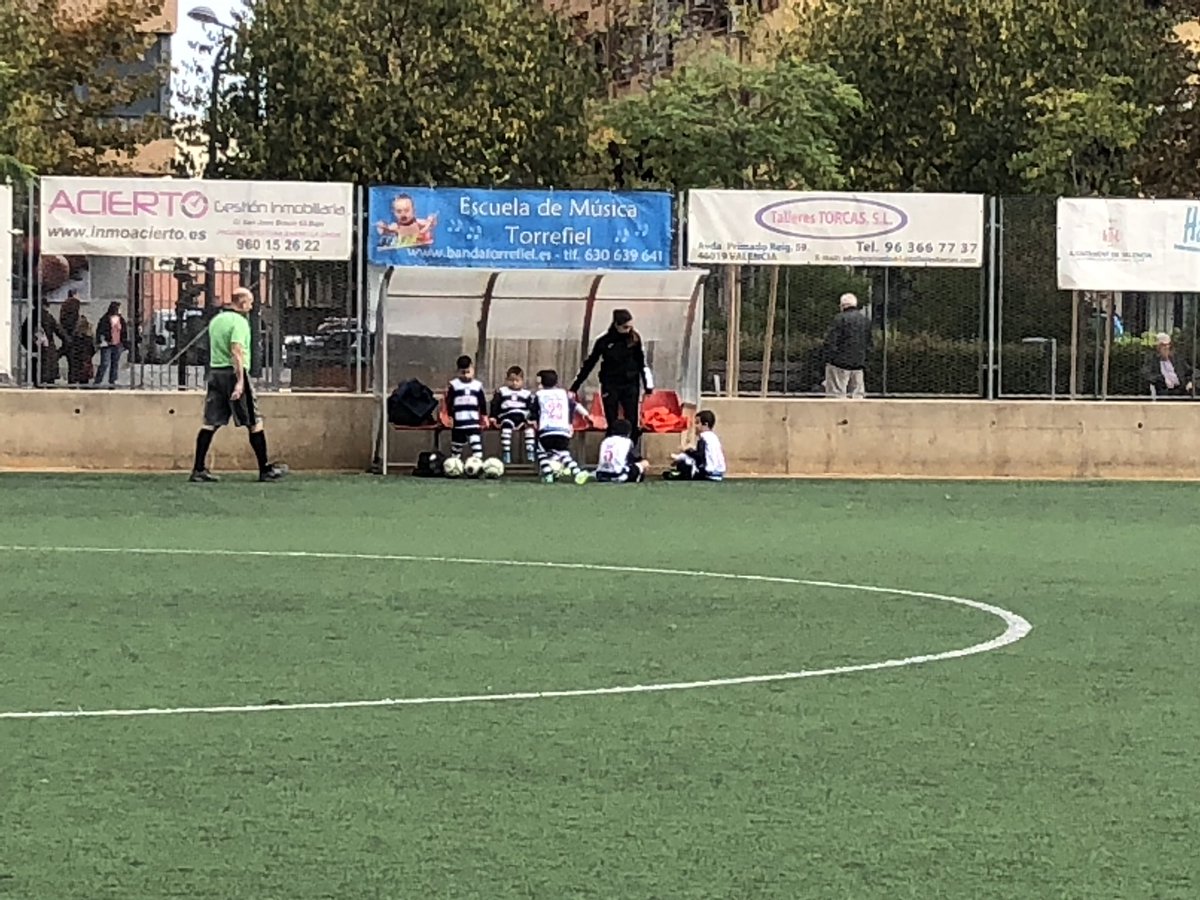 TorrefielACE's tweet photo. #QuerubinA también en marcha 
💪🏻▪️▫️#TorrefielACE

#CampoDeFutbol11Ya  y #polideportivo para #Torrefiel

@AjuntamentVLC @joanribo @generalitat @ximopuig @monicaoltra @dipvalencia @ToniGasparRamos @SanGomezLopez @mtgirau @pilarsorianocxv @SarriMorell @avvtorrefiel @FDMValencia https://t.co/PoNJZEzIhE
