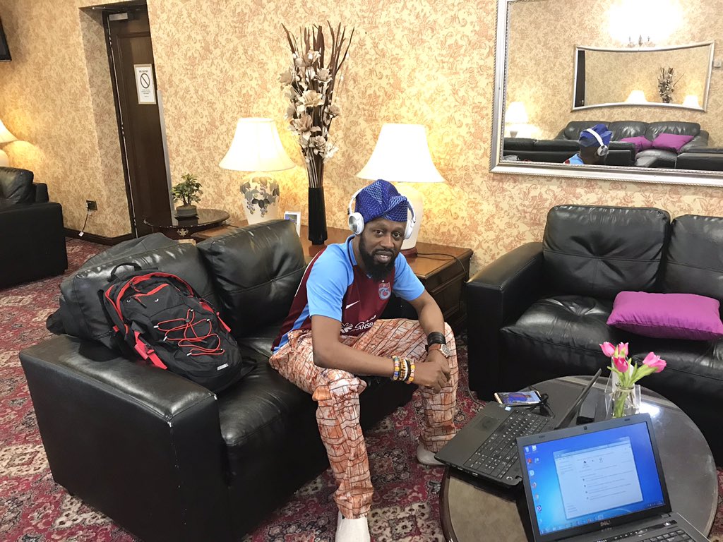 ShoggyShoggz's tweet photo. We are ready! Are you?
@ShoggyTosh & @DjJhyde is in the Coventry & Birmingham buildinggg!!! Ready to perform at the @GXMMA_Awards 2018 & up for 5 gongs too!
—
#ShoggyTosh #BirminghamAirport #GXMMA2018 #TripleTee #DJJhyde #SaltFMUK #BeInspiredWithShoggy
#ShoggyToshInTheBuilding https://t.co/Yh1iXFdbiY
