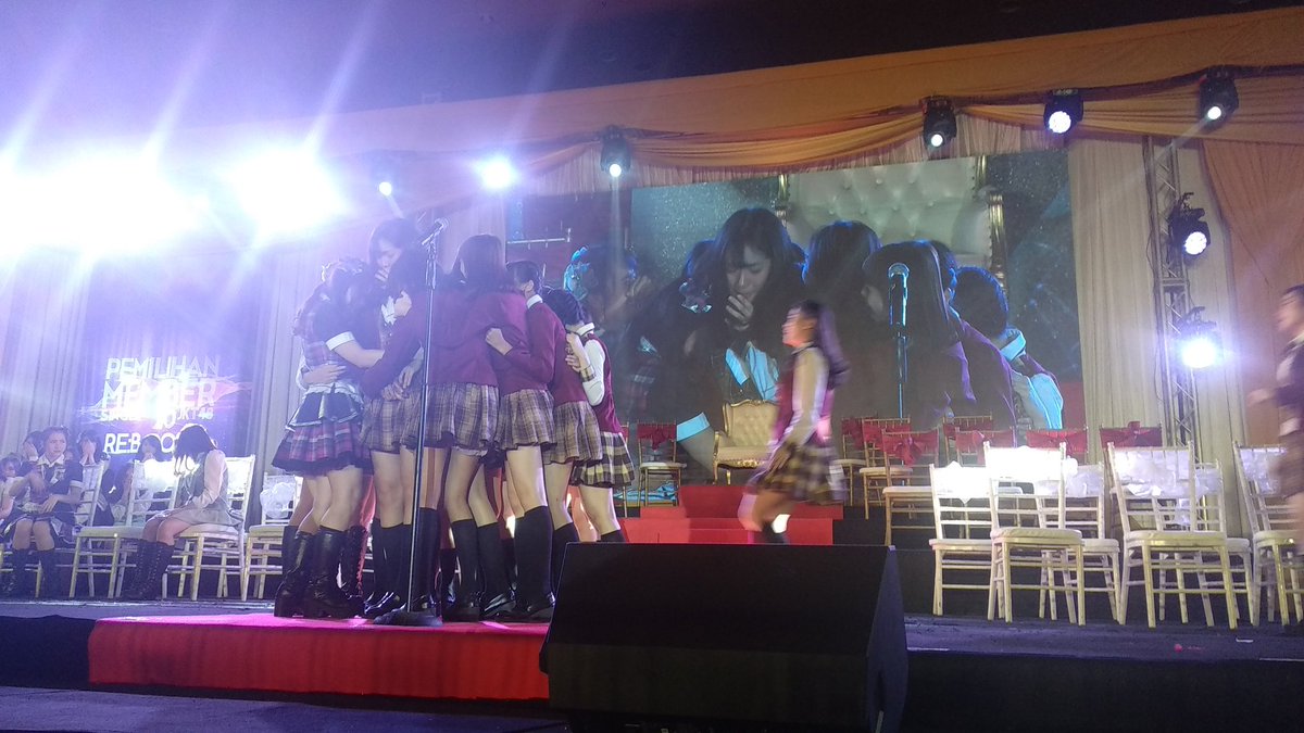 officialJKT48's tweet image. @shaniaJKT48 mengumumkan lulus dari JKT48.
#JKT48Pemilihan2018