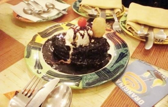 placioindia's tweet photo. Bite Into Super Decadent Desserts https://t.co/SAxN98IsDJ https://t.co/pcFjTtsgDa